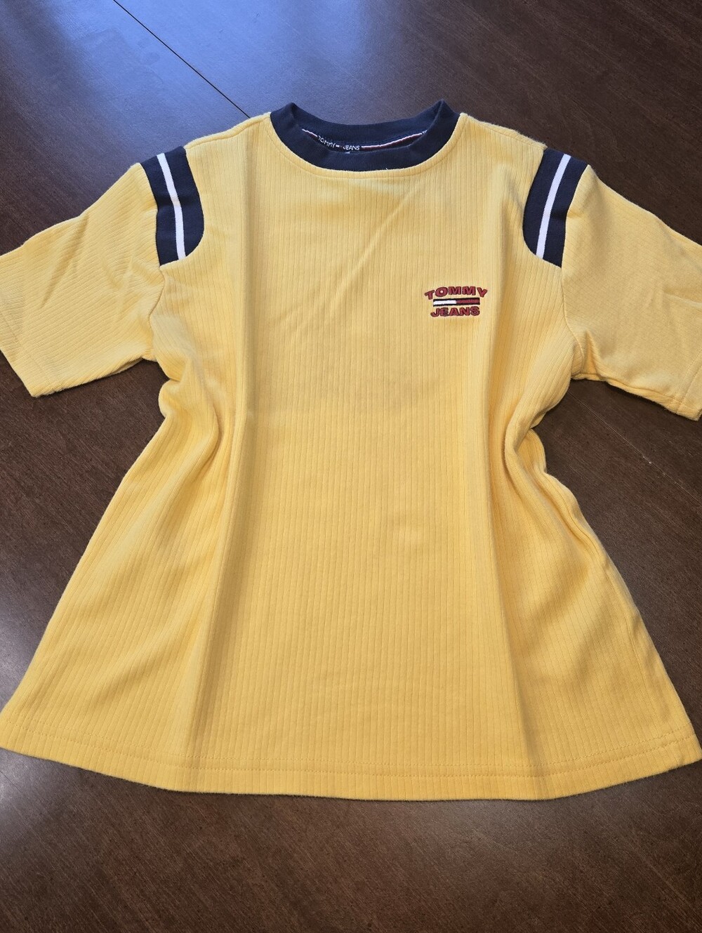 Vintage 90s Y2K Tommy Hilfiger Tommy Jeans Yellow Logo Short Sleeved Shirt Small